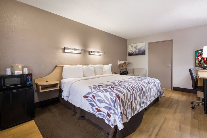 Standard | King Bed (9 of 18)