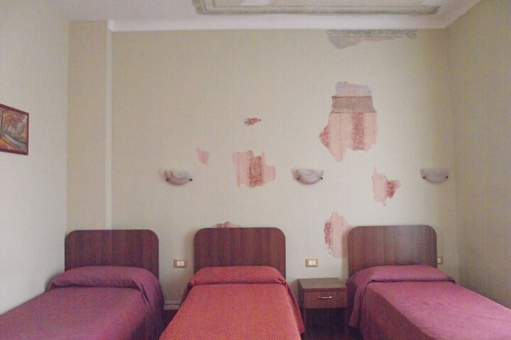Room 44 of 114