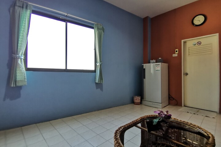Room 12 of 30