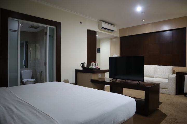 Room 17 of 47