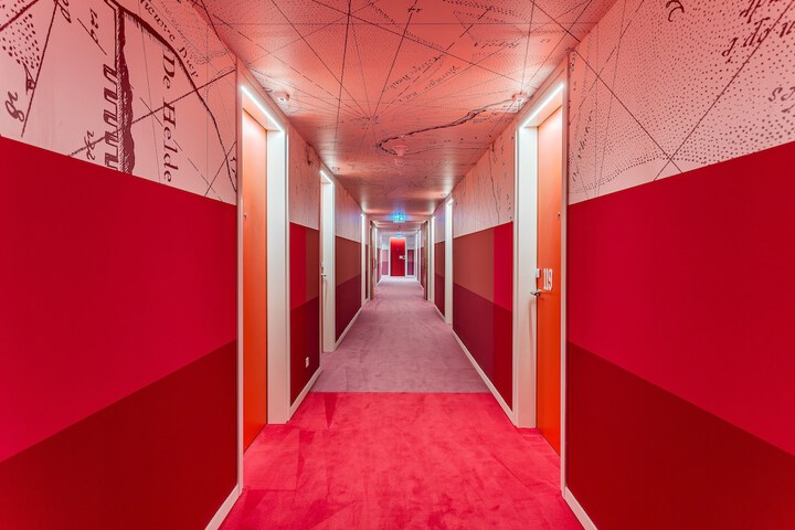 Room 17 of 77