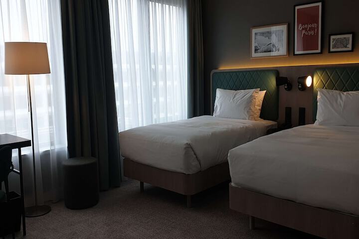 Room 15 of 40