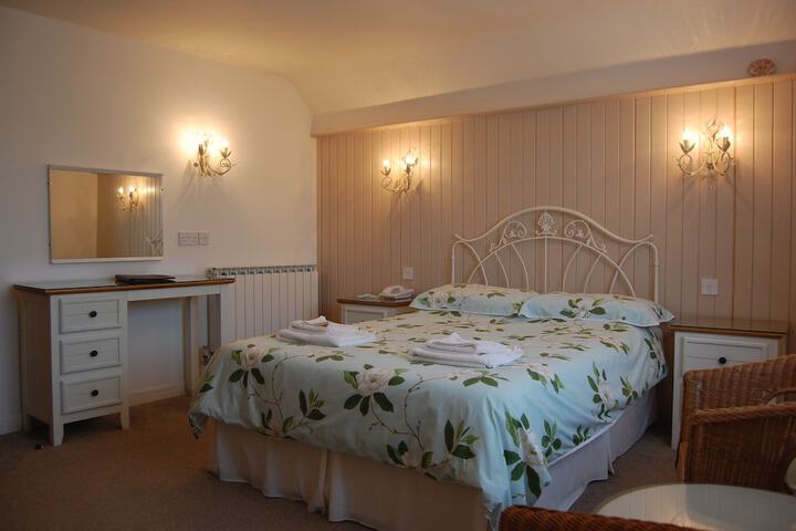 Room 2 of 38