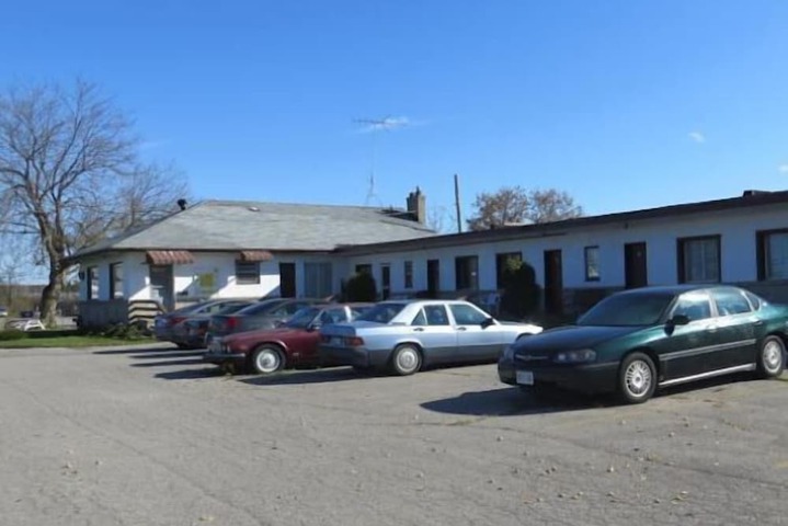 Peterboro Express Inn
