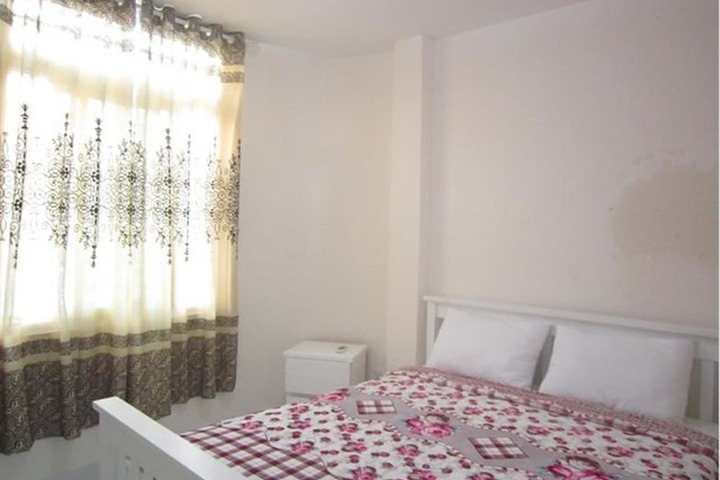 Room 17 of 34