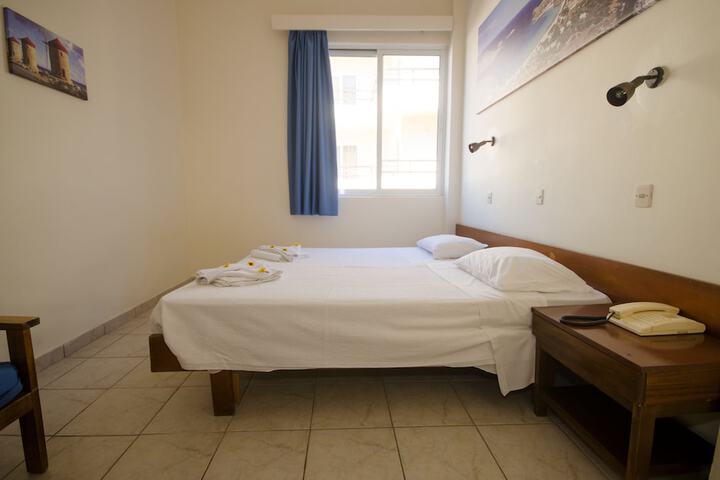 Room 17 of 80