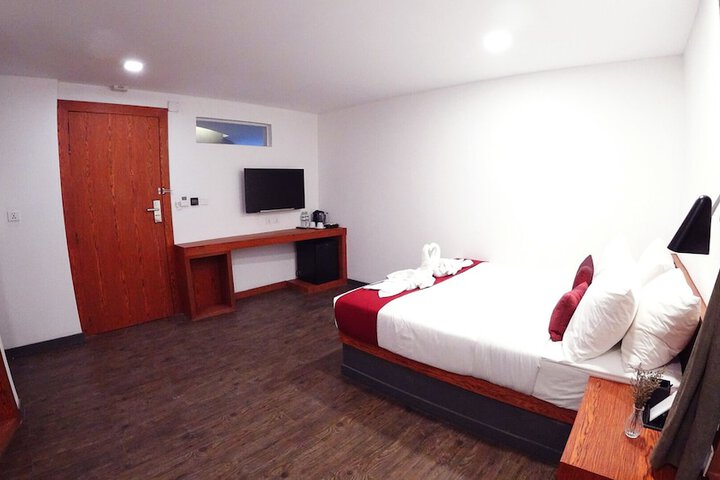 Room 3 of 37