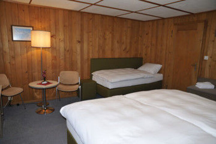 Room 12 of 50
