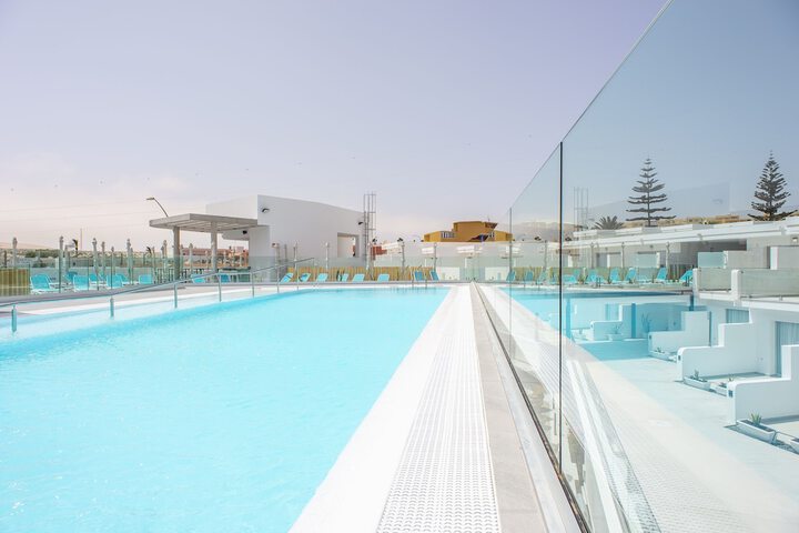 Pool 42 of 75