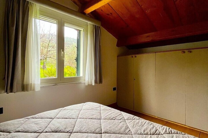 Room 12 of 73