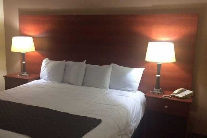 1 King Bed (9 of 20)