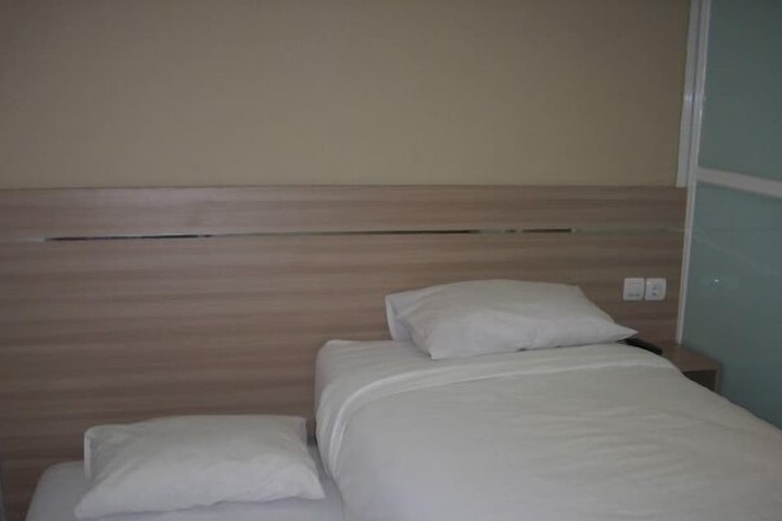 Room 7 of 38