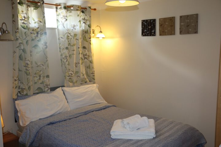 Room 3 of 37