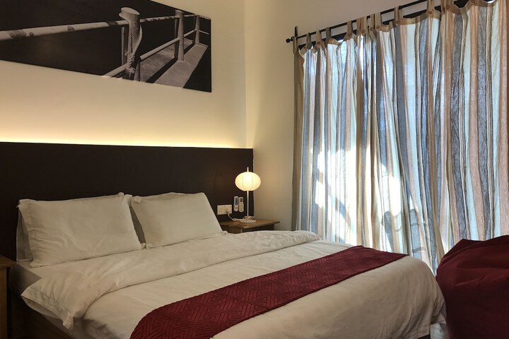 Room 3 of 163