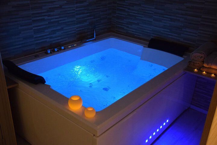 Jetted tub