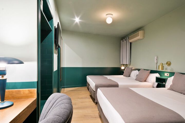 Room 7 of 44