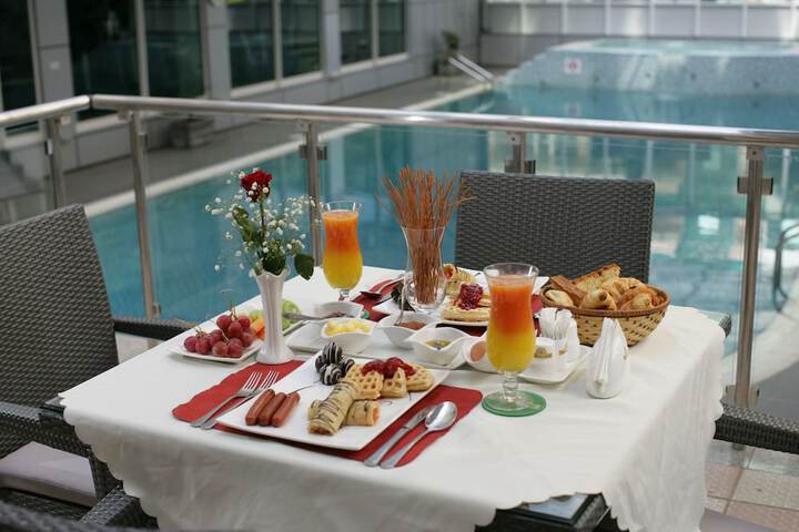 Breakfast buffet