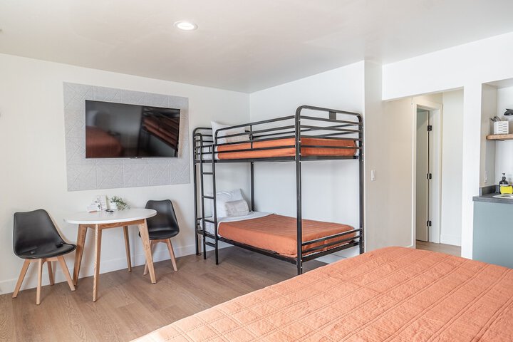 Room 26 of 120