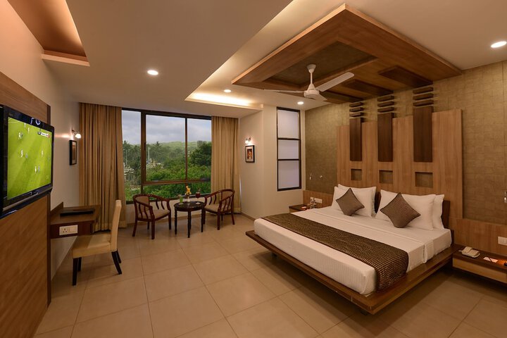Room 17 of 36