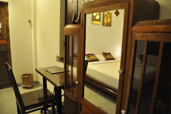 Room 25 of 161