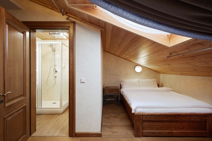 Room 18 of 89