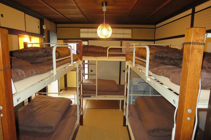 Room 4 of 47