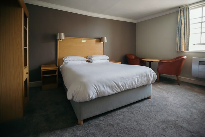 Room 6 of 89