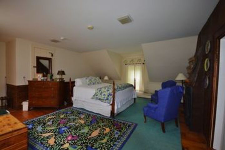 Room 15 of 33