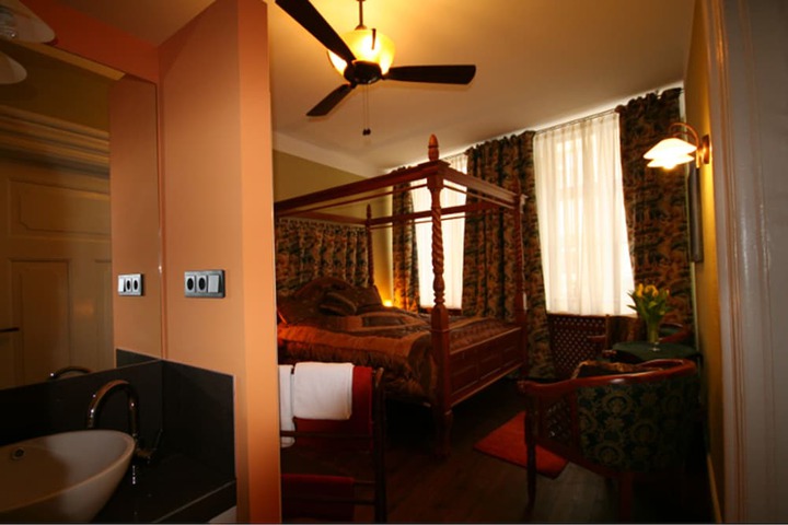 Room 4 of 30