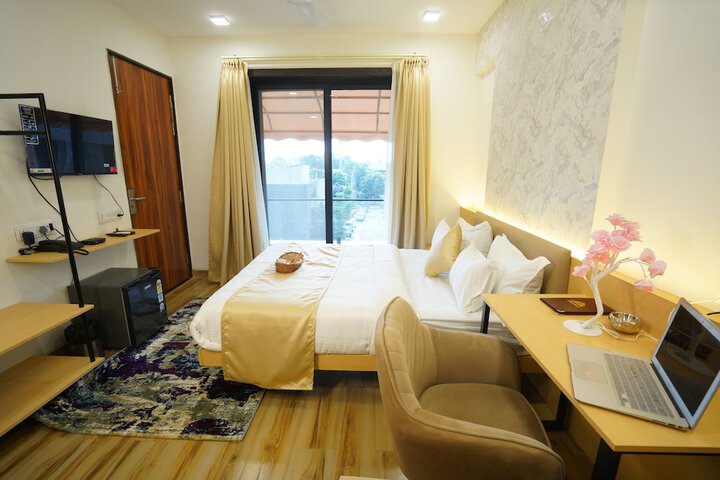 Room 35 of 93