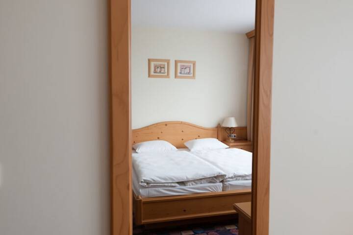 Room 21 of 179