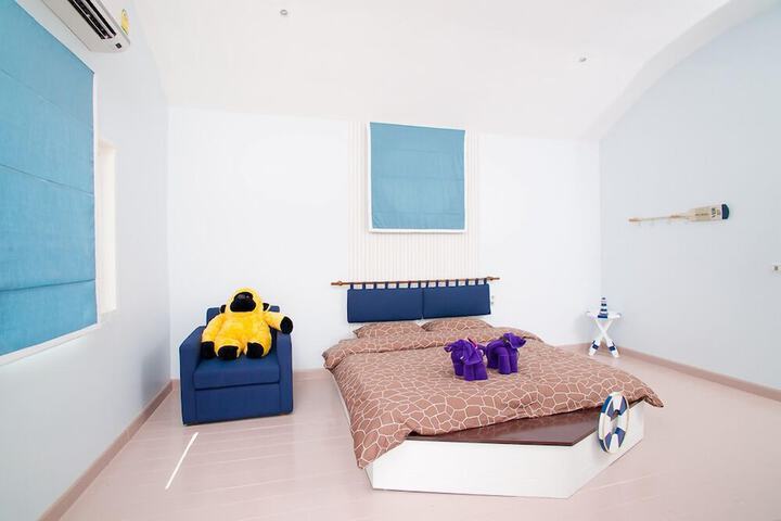 Room 28 of 105
