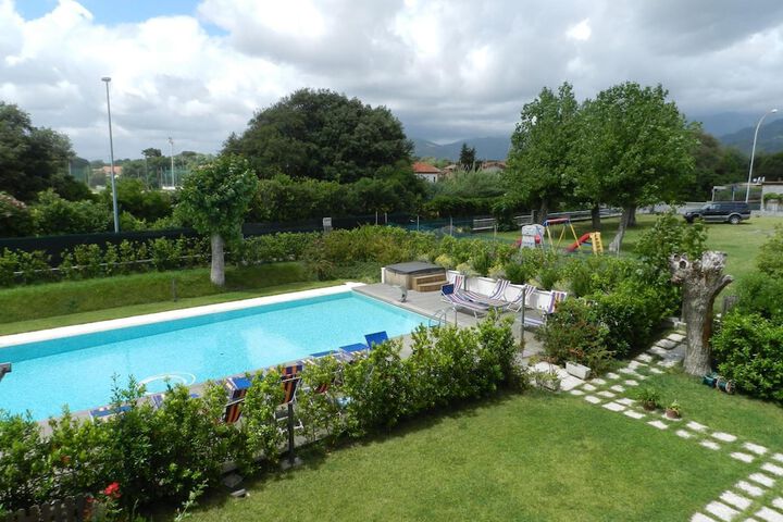 Pool 28 of 51
