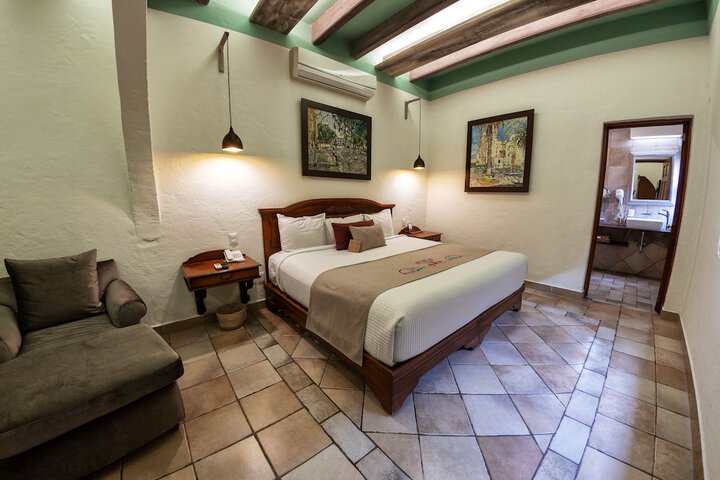 Room 28 of 225