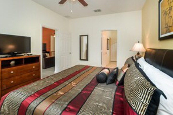 Room 30 of 40