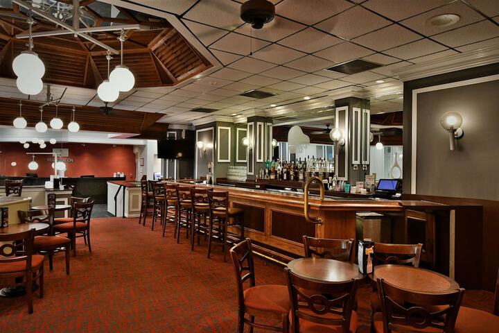 Lobby lounge