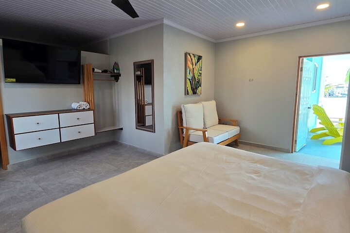 Room 27 of 81