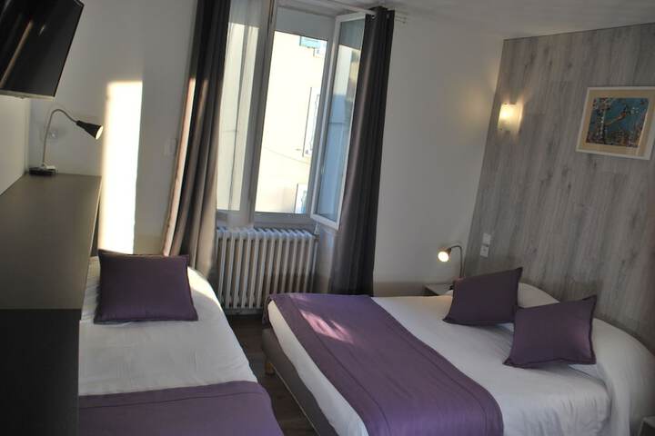 Room 33 of 62