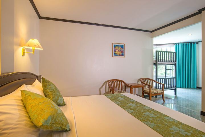 Room 17 of 35