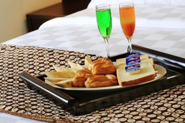 Dining Photos