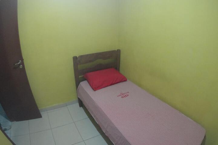 Room 10 of 26