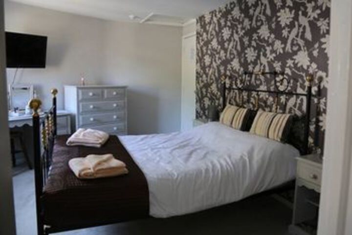 Room 8 of 11