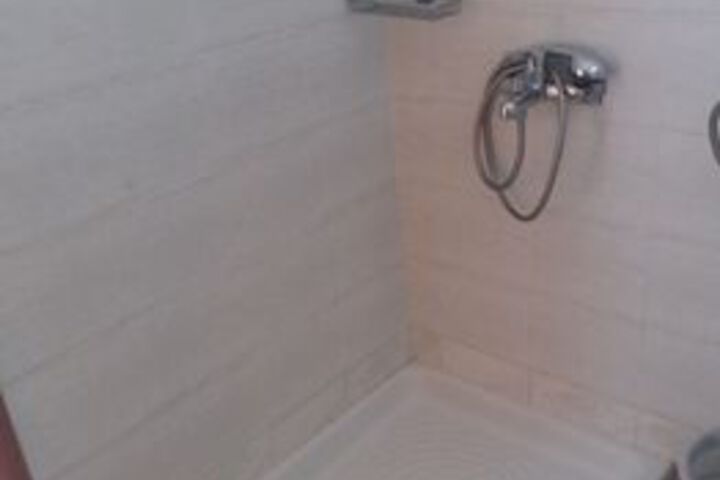 Room 4 of 13