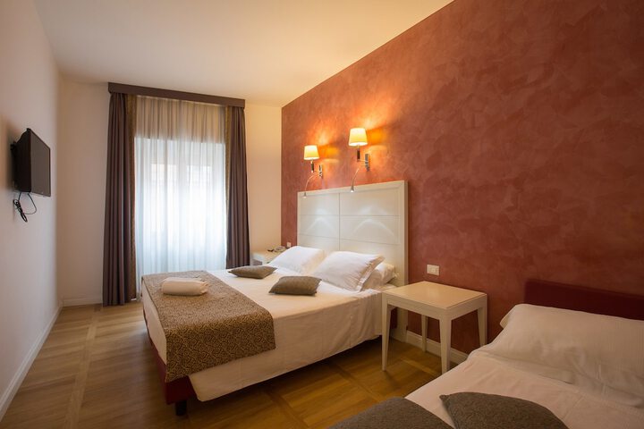 Room 15 of 169