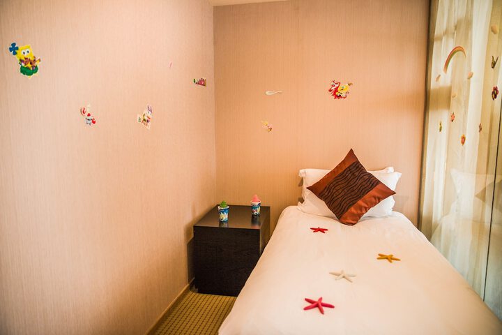 Room 26 of 40