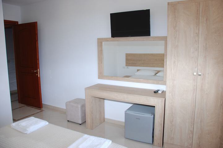 Room 8 of 47