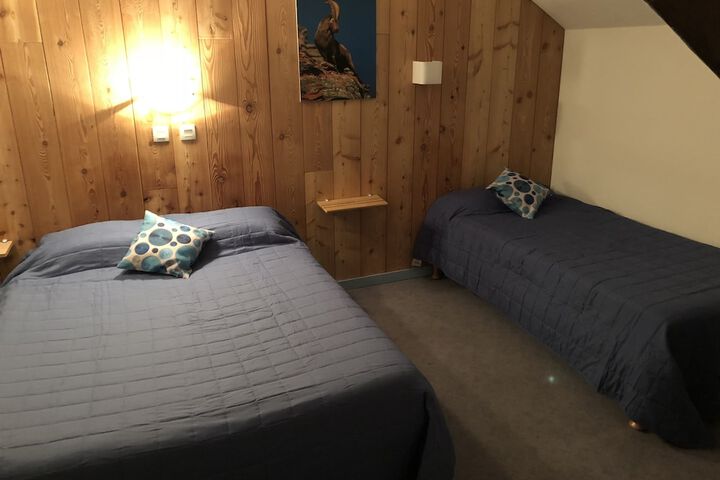 Room 11 of 39
