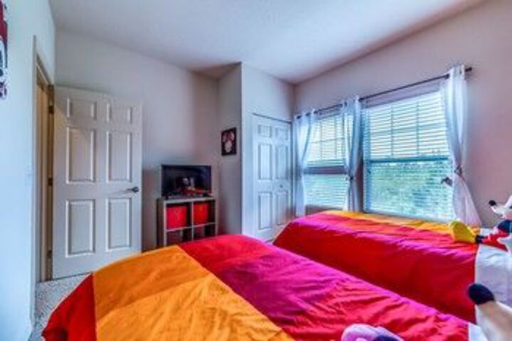 Room 6 of 19