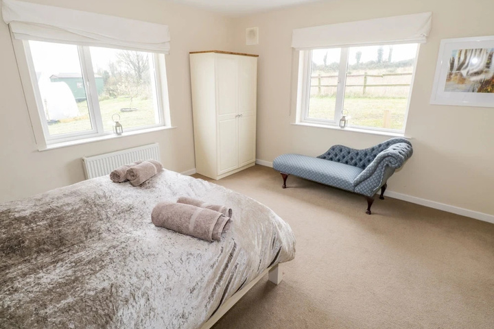Room 2 of 14