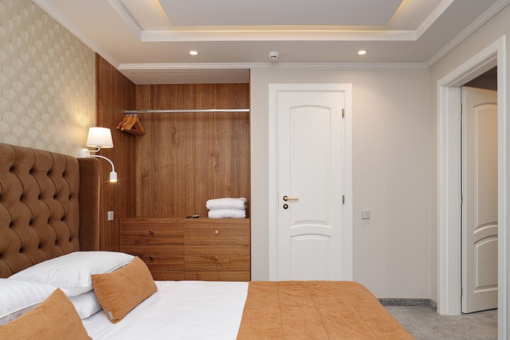 Room 16 of 36